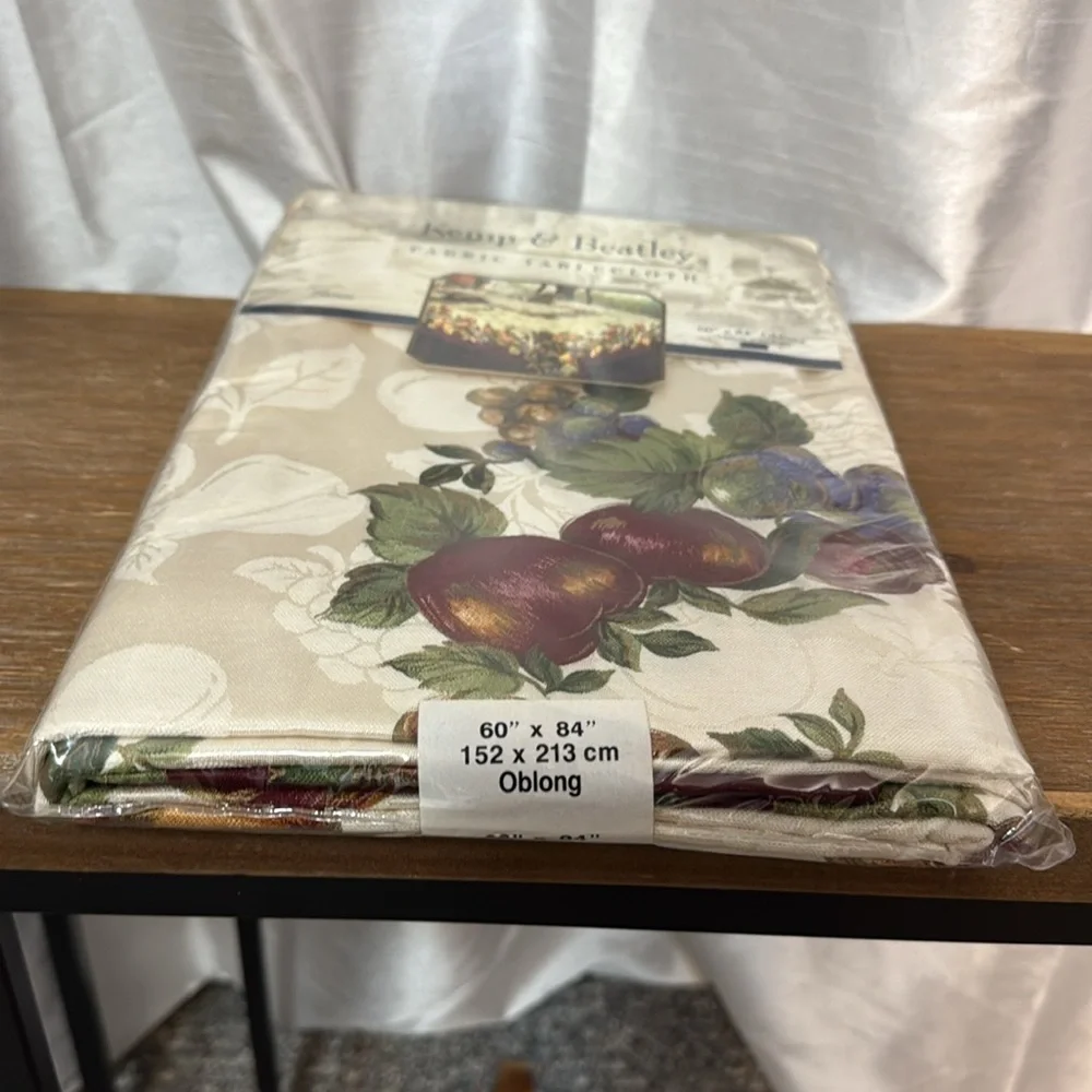 Kemp & Beatley Shiraz 60 x 84 Oblong Fabric Tablecloth